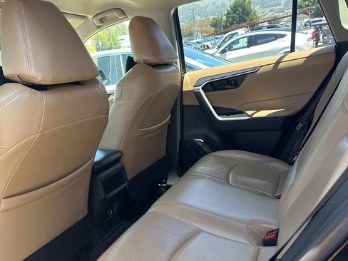 Used 2020 Toyota RAV4 LE w/ All Weather Liner Package AWD/4WD image 11