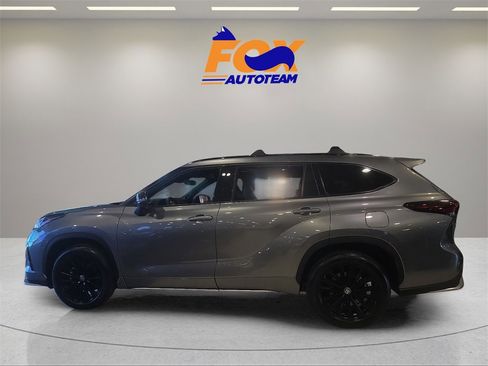 New 2026 Toyota Highlander XSE image 2