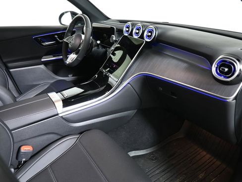 Used 2025 Mercedes-Benz GLC 350e 4MATIC image 26