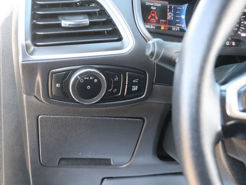 Used 2024 Ford Edge Titanium image 12