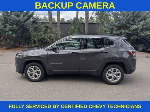 Used 2024 Jeep Compass Latitude AWD/4WD image 9