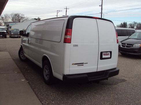 Used 2014 Chevrolet Express 1500 AWD image 35