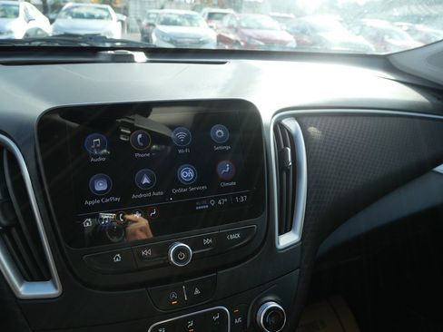 Used 2022 Chevrolet Malibu LT image 17