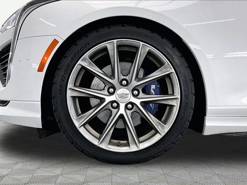 Used 2021 Cadillac CT4 V w/ Technology Package RWD image 9