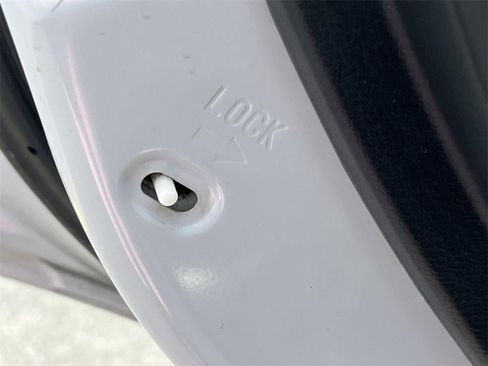 Used 2022 Mitsubishi Outlander SE image 14