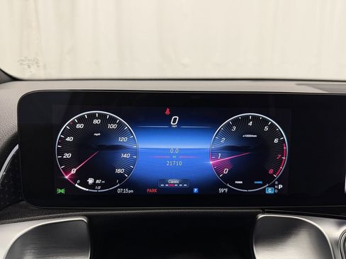 Used 2025 Mercedes-Benz GLB 250 image 11