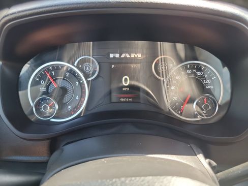 Used 2024 RAM 2500 Big Horn AWD/4WD image 33