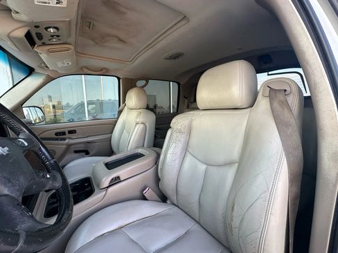 Used 2005 Chevrolet Avalanche Z66 w/ Sun And Sound Package image 10