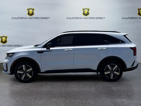 Used 2022 Kia Sorento S w/ Panoramic Sunroof Package FWD image 2