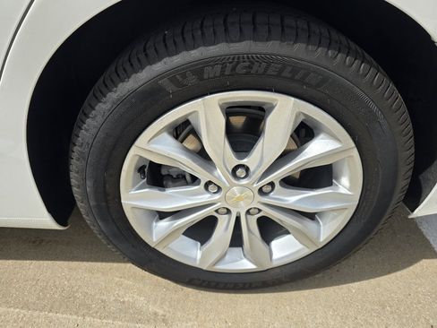 Used 2022 Chevrolet Malibu LT FWD image 29