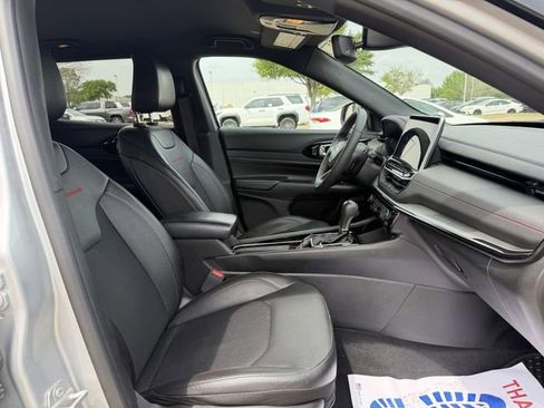 Used 2025 Jeep Compass Trailhawk image 27