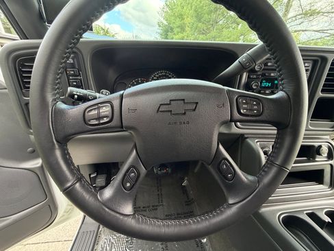Used 2007 Chevrolet Silverado 3500 LT w/ Heavy-Duty Power Package AWD/4WD image 32
