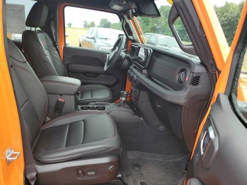 Used 2025 Jeep Wrangler Unlimited Rubicon AWD/4WD image 24