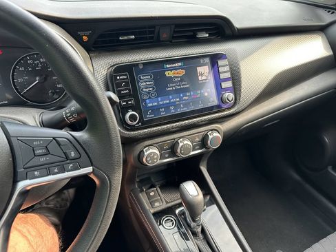 Used 2023 Nissan Kicks SV FWD image 9