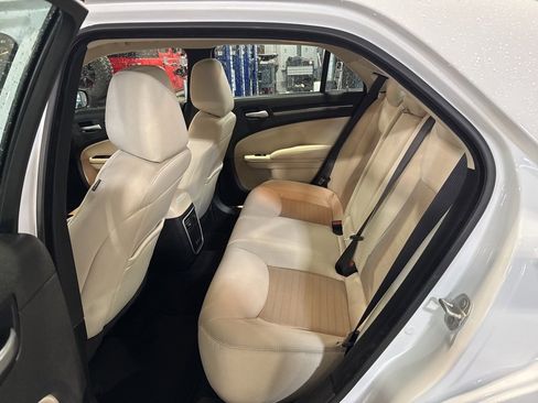 Certified 2023 Chrysler 300 Touring image 21