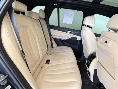 Used 2022 BMW X5 xDrive40i w/ Executive Package AWD/4WD image 30