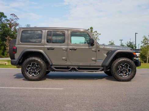 Used 2023 Jeep Wrangler Unlimited Rubicon 4xe w/ Cold Weather Group AWD/4WD image 9
