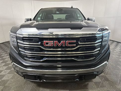 Used 2024 GMC Sierra 1500 SLT AWD/4WD image 9