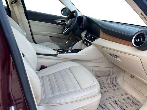 Used 2019 Alfa Romeo Giulia Ti w/ Quick Order Package 22X Lusso image 15