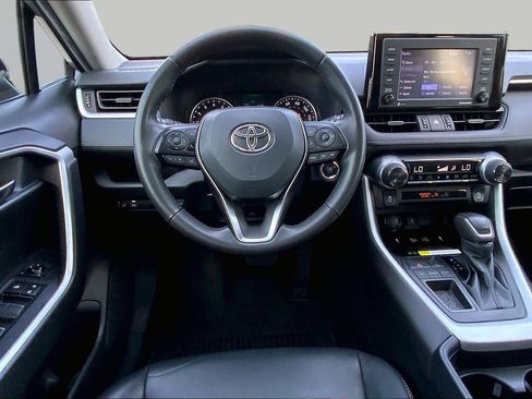 Used 2021 Toyota RAV4 XLE Premium FWD image 6