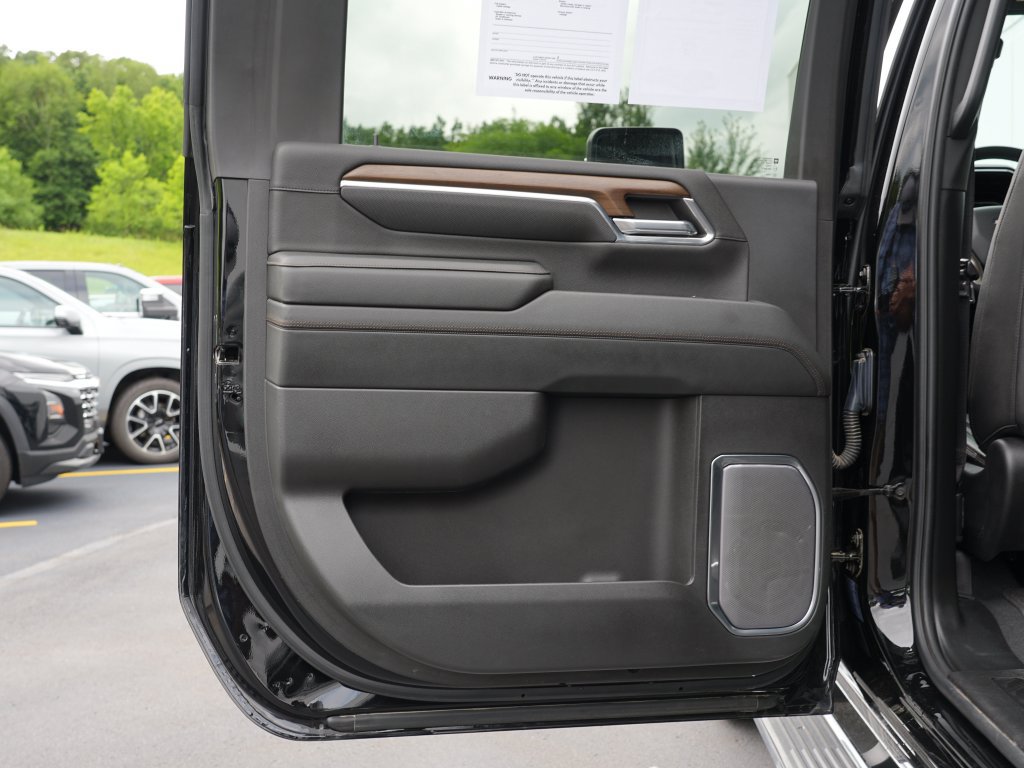 Used 2024 Chevrolet Silverado 3500 High Country w/ High Country Premium Package AWD/4WD image 21