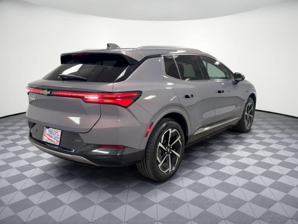 Used 2024 Chevrolet Equinox EV LT FWD image 9