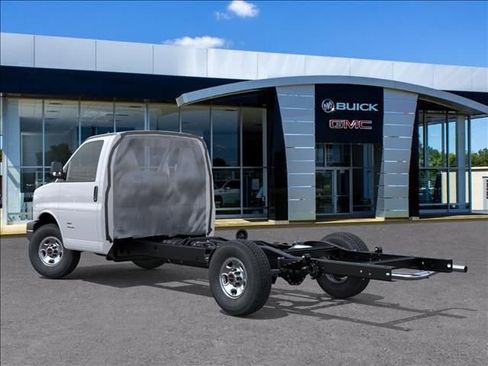 New 2025 GMC Savana 3500 w/ Power Convenience Package RWD image 3