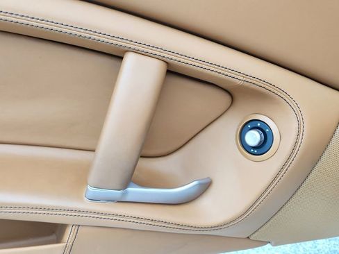 Used 2014 Ferrari California image 16