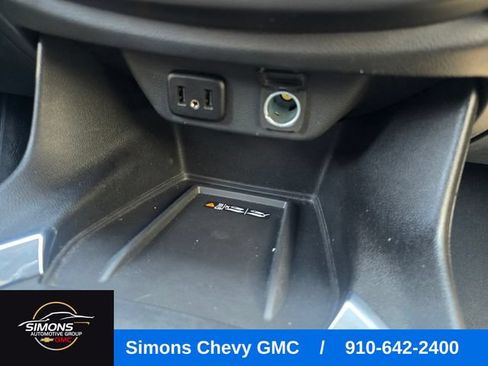 Used 2023 Chevrolet Traverse LT w/ Rear Camera Mirror Package AWD/4WD image 26