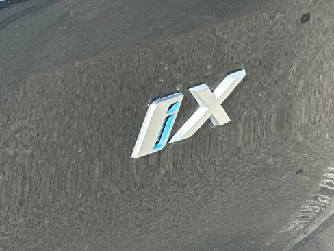 Used 2024 BMW iX xDrive50 w/ Sport Package AWD/4WD image 29
