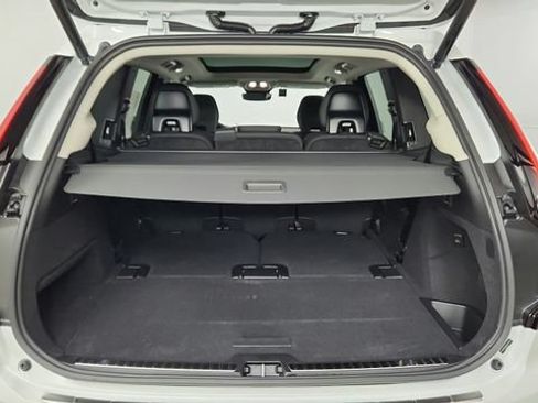 Certified 2025 Volvo XC90 B6 Core w/ Protection Package Premier AWD/4WD image 43