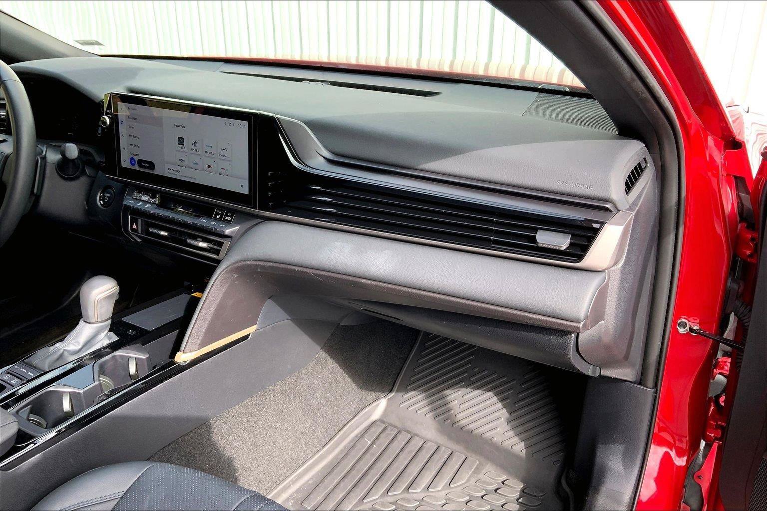 Used 2025 Toyota Camry XSE AWD/4WD image 15