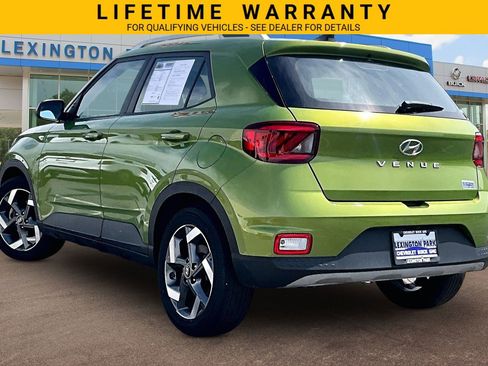 Used 2022 Hyundai Venue SEL w/ Cargo Package FWD image 2