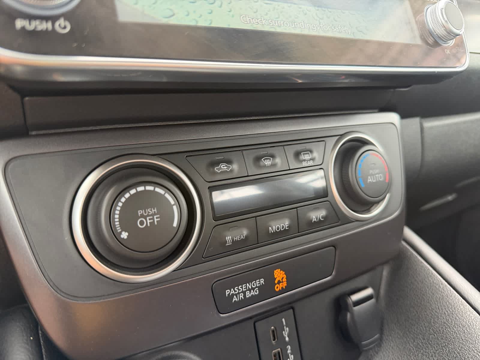 Used 2025 Nissan Leaf S FWD image 30