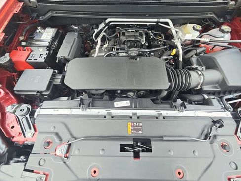New 2026 Chevrolet Colorado ZR2 w/ Technology Package AWD/4WD image 17