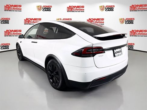 Used 2022 Tesla Model X image 2