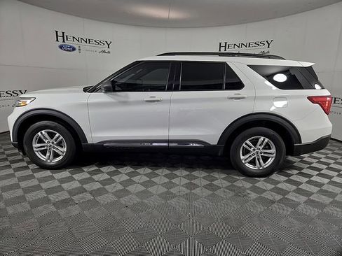Used 2020 Ford Explorer XLT w/ Equipment Group 202A image 8