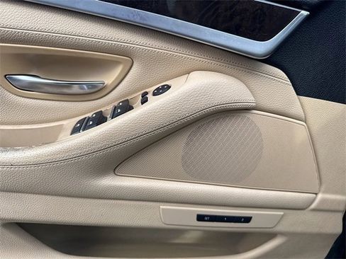 Used 2015 BMW 528i xDrive Sedan image 9