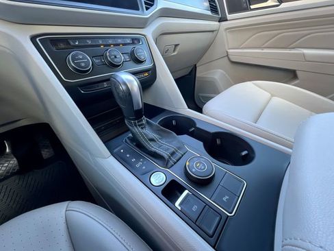 Certified 2021 Volkswagen Atlas SE w/ Panoramic Sunroof Package image 19