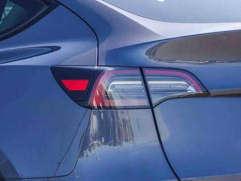 Used 2023 Tesla Model Y Long Range image 7