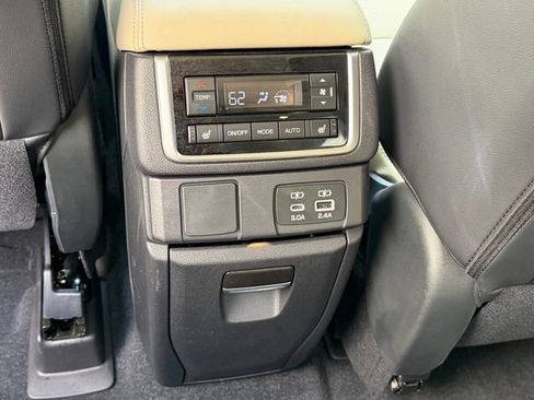 Used 2025 Subaru Ascent Limited AWD/4WD image 15