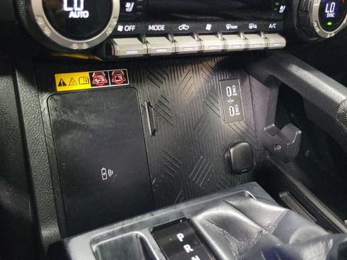 Used 2024 Toyota Tacoma TRD Off-Road w/ TRD Off Road Premium Package AWD/4WD image 33