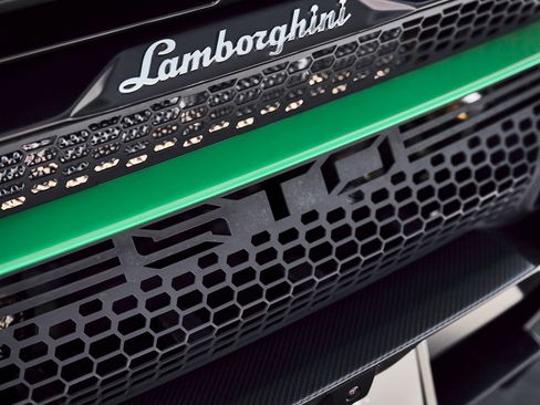 Used 2022 Lamborghini Huracan STO image 21