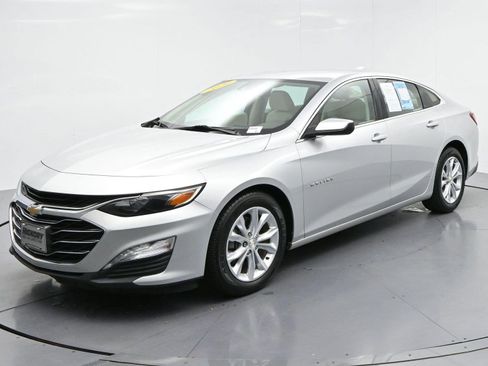 Used 2020 Chevrolet Malibu LT w/ Leather Package FWD image 3