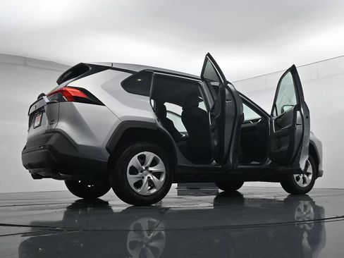 Used 2024 Toyota RAV4 LE AWD/4WD image 43