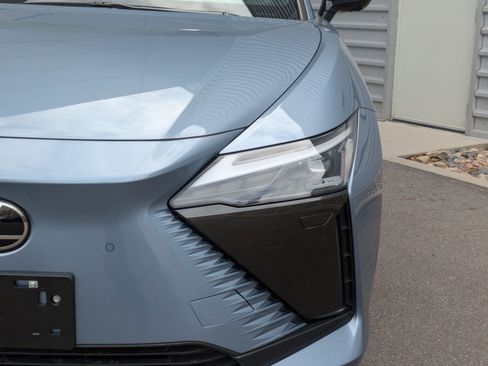 Used 2023 Lexus RZ 450e Premium image 9