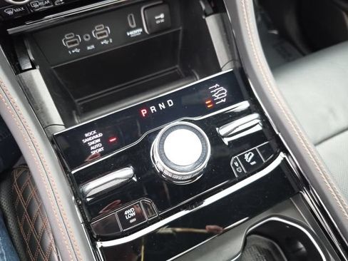 Used 2025 Jeep Grand Cherokee L Summit AWD/4WD image 36