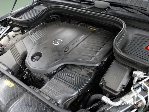 Used 2023 Mercedes-Benz GLS 450 4MATIC image 47