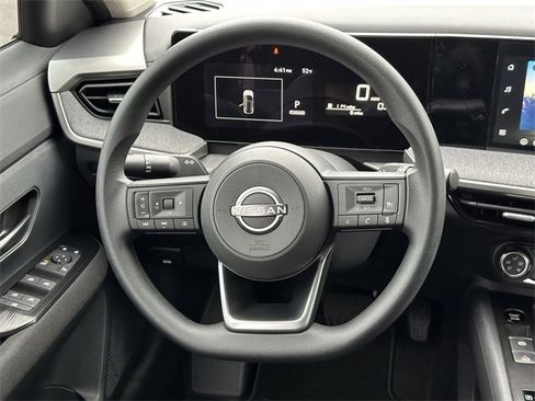 New 2026 Nissan Kicks S image 18