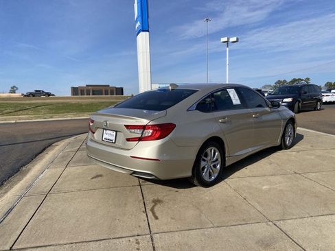 Used 2019 Honda Accord LX image 10